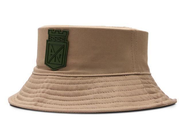 Gorro Atlético Nacional Oficial bucket hat beige