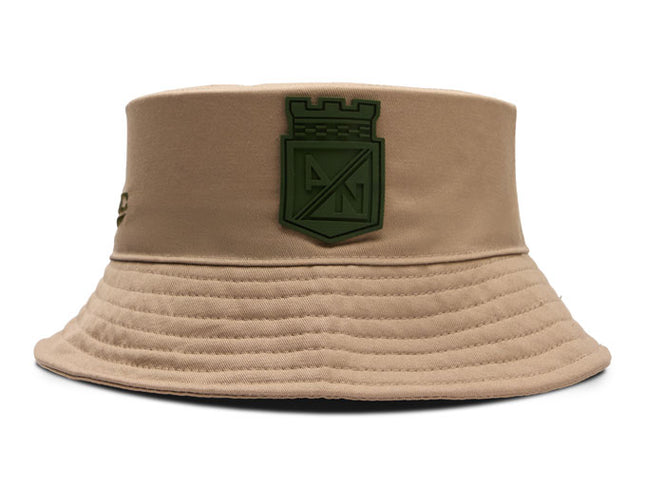 Gorro Atlético Nacional Oficial bucket hat beige