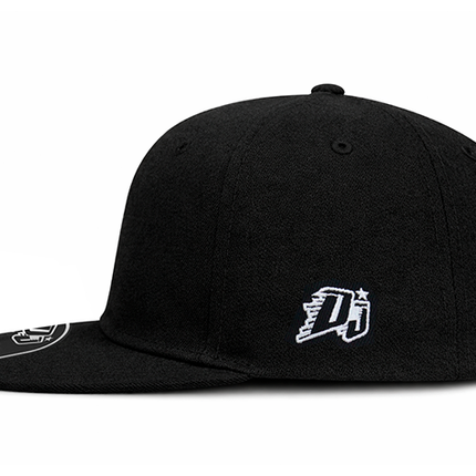 Gorra plana DJ Remember you´re not alone negro