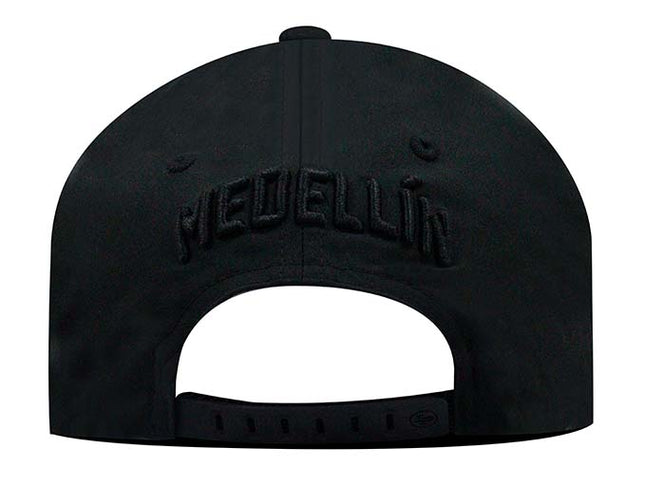 Gorra DIM Independiente Medellín Oficial negra tono a tono