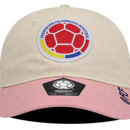 Gorra Oficial FCF Selección Colombia dad cap FCFE-0224 beige/rosa