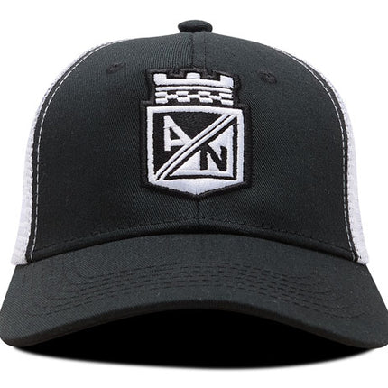 Gorra Atlético Nacional Oficial de Malla escudo Negro/Blanco